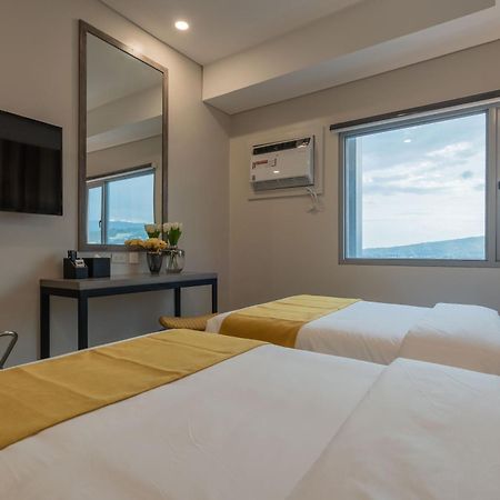 Bayfront Hotel Cebu Capitol Site Экстерьер фото